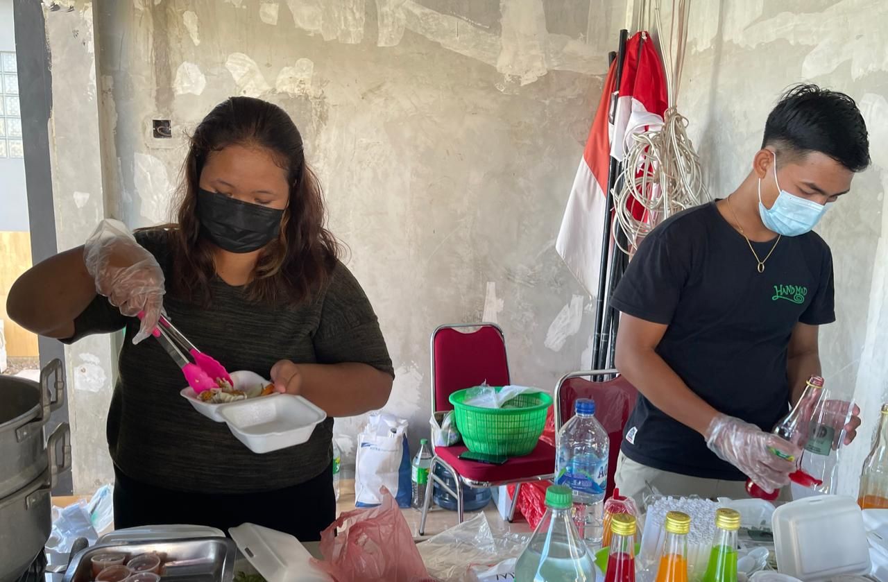 podiumnews.com-Terapkan Ekonomi Berdikari, KMHDI Denpasar Gelar Bazzar Makanan